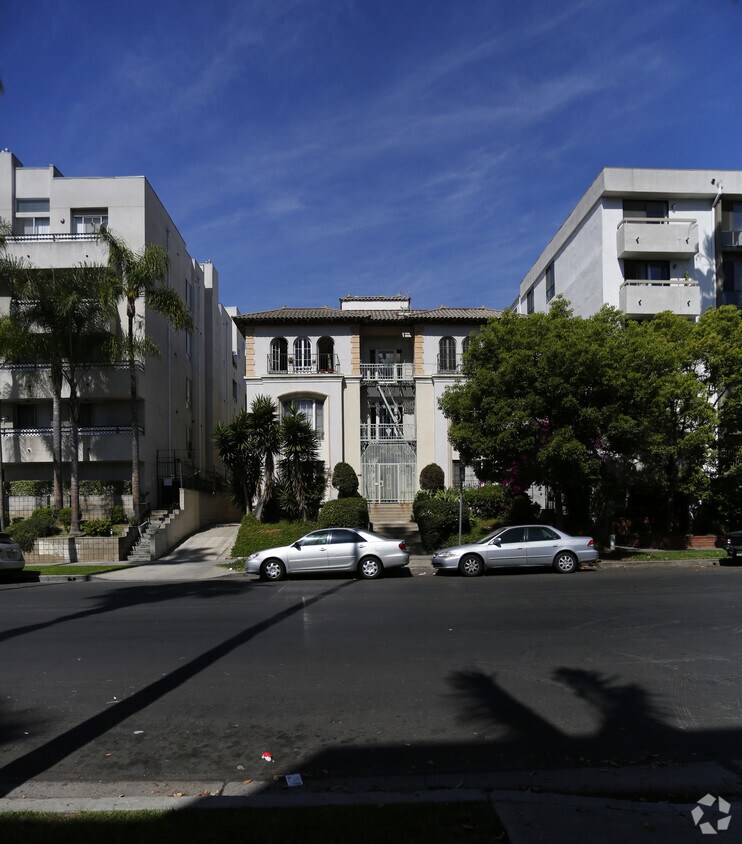 Building Photo - 543 S St Andrews Pl