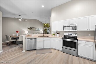 Building Photo - 10135 Colonial Country Club Blvd