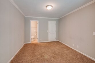 Building Photo - 625 Mercer Dr