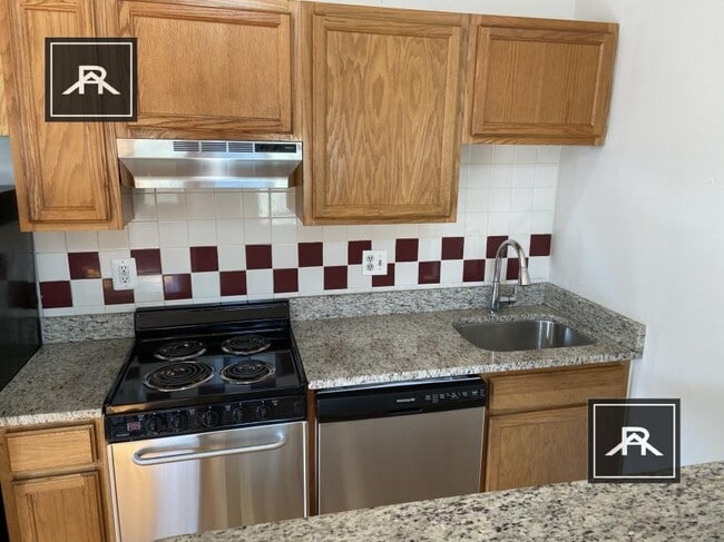 Building Photo - 3 bedroom in Charlestown MA 02135