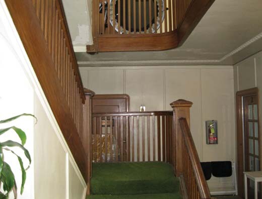 Otro - 921 E 28th St