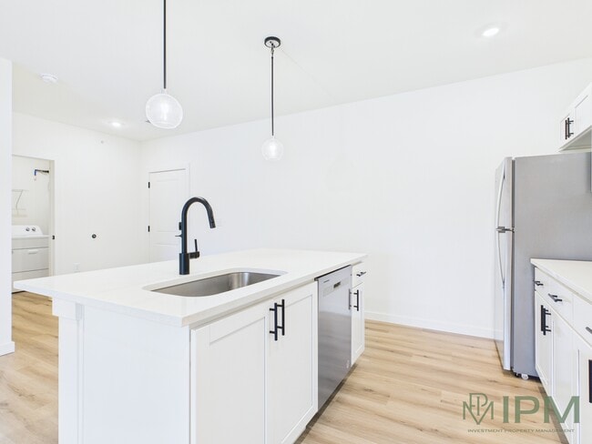 Building Photo - The Flats at Hampden