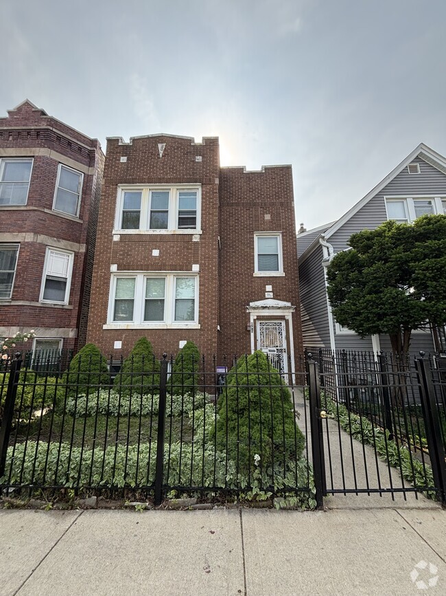 Building Photo - 1542 N Kolin Ave