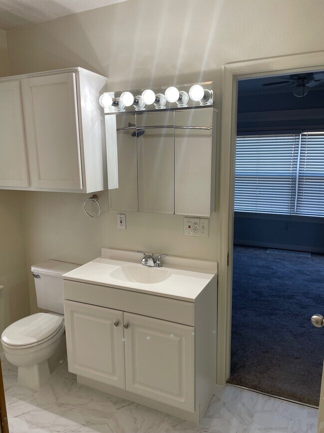 Bathroom - 314 NE 72nd Ave
