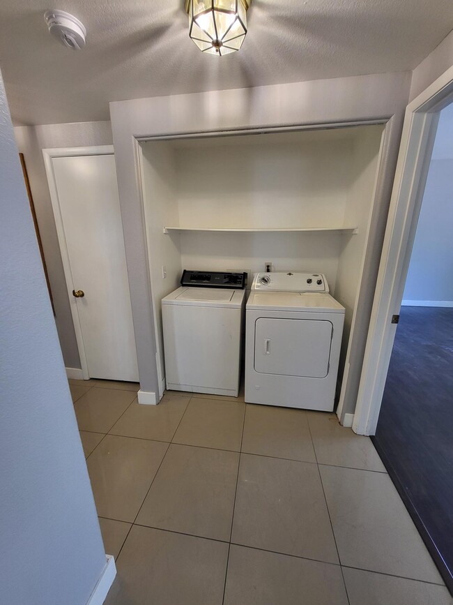 Building Photo - 6201 E Lake Mead Blvd