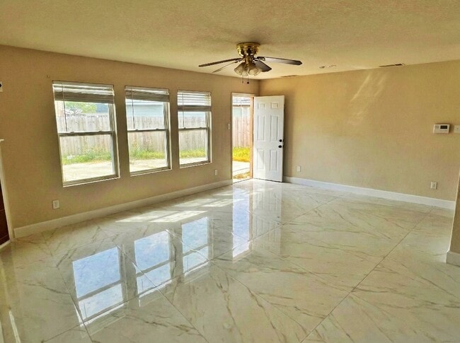 Building Photo - 10314 Moonset Ln