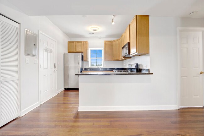 Foto del edificio - 3516 N Hamlin Ave