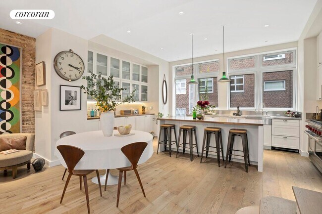 Foto del edificio - 308 E 30th St