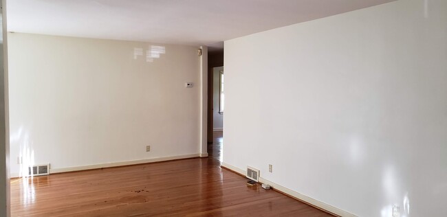 Building Photo - 41 Jasper Parrish Dr