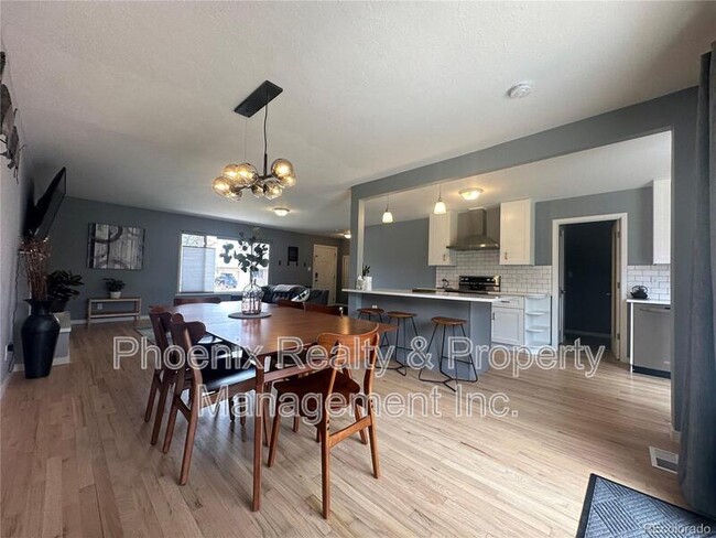 Building Photo - 4000 Darley Ave