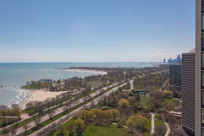 Foto del edificio - 5455 N Sheridan Rd