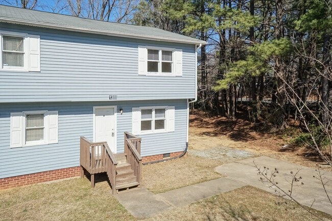 Foto del edificio - Two Bedroom Home!