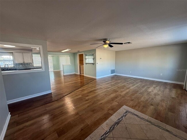 Foto del edificio - 121 Carlisle Ave NW