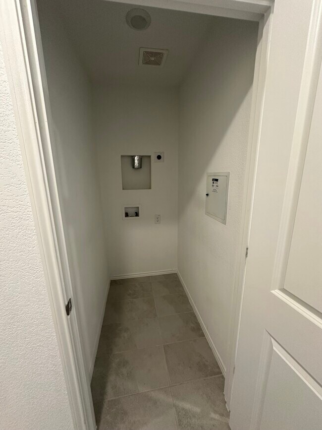 Foto del edificio - 450 Reverie Way
