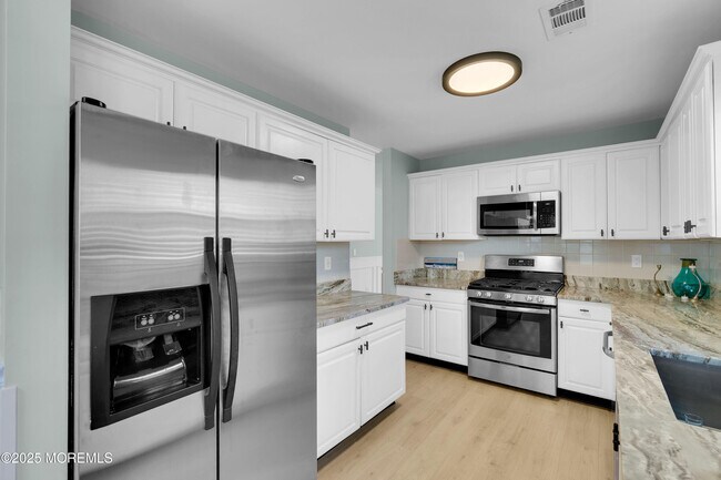 Foto del edificio - 11 Saratoga Ct