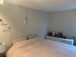 Building Photo - 1182 W 7th Ave