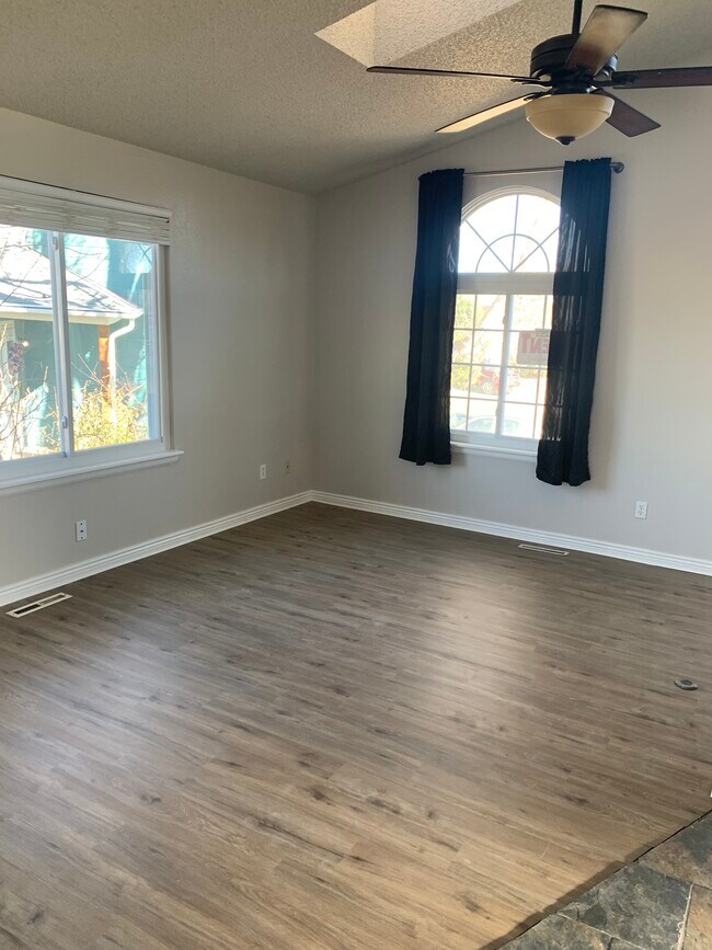 Building Photo - 5242 E Sandpiper Ave