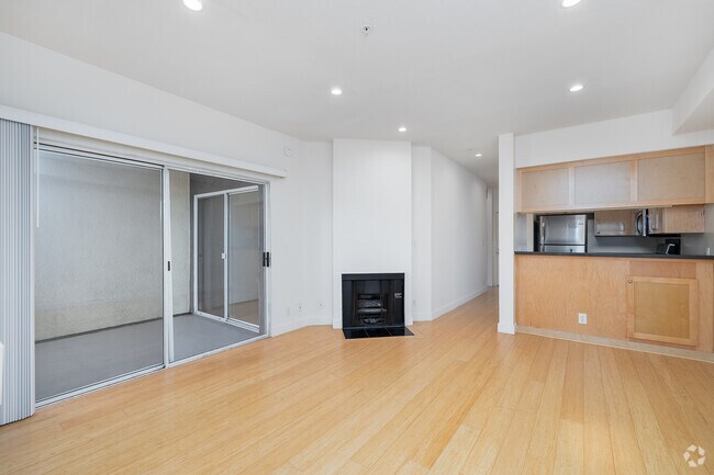 2BR, 2BA - 960SF - Living Room - Sierra Ridge Apartments