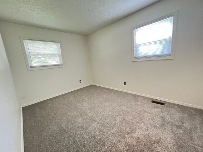 Building Photo - 1206 Mt Vernon Dr