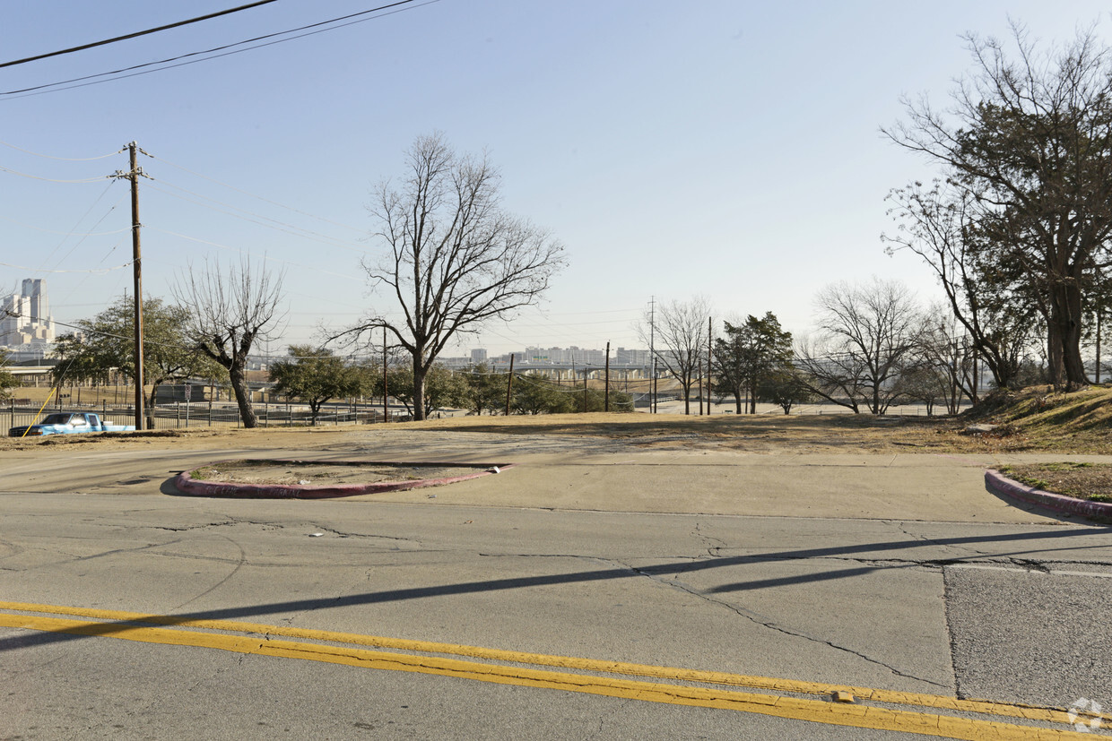 Building Photo - townview apartments