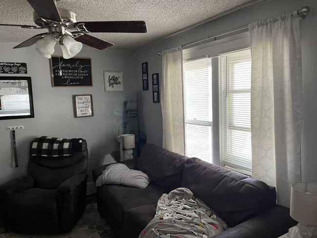 Foto del edificio - 1128 State St