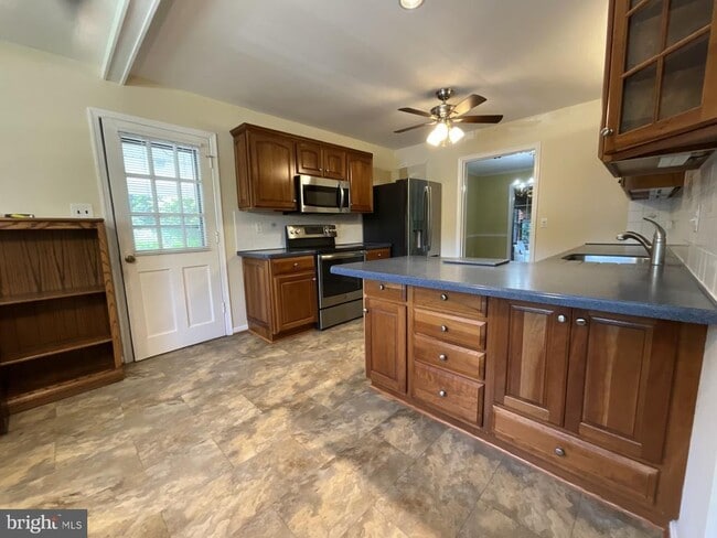 Building Photo - 615 Kearney Ct SW