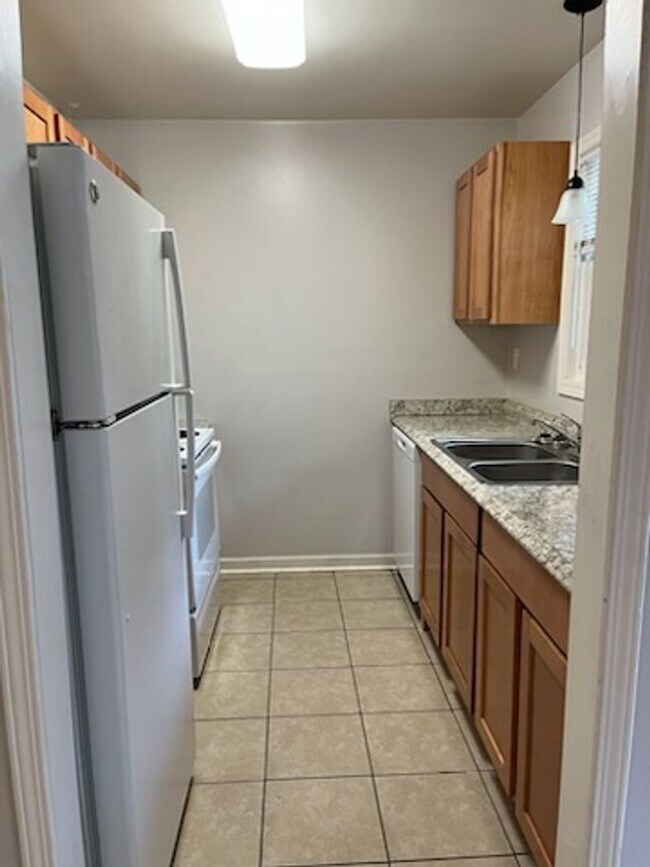 Foto del edificio - 6015 Warm Springs Ct