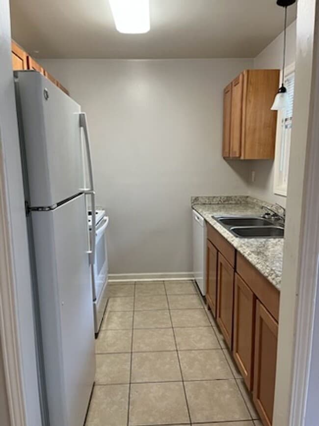 Building Photo - 6015 Warm Springs Ct