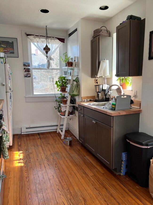 Foto del edificio - 700 Hinton Ave