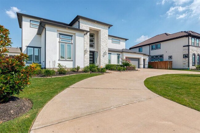 Building Photo - 18007 Blue Ridge Shores Dr