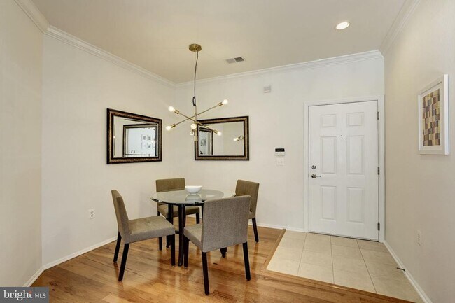 Foto del edificio - 11800 Old Georgetown Rd