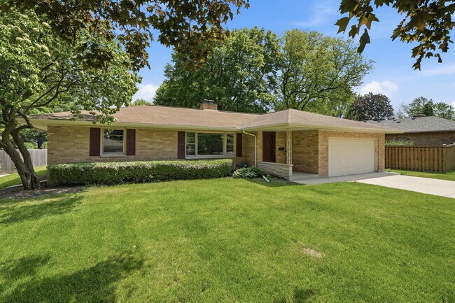 Foto del edificio - 152 Crestwood Dr