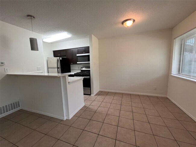 Foto del edificio - 1202 Newning Ave