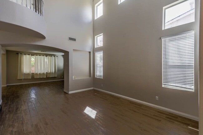 Building Photo - Beautiful North West Las Vegas 4 Bedroom P...