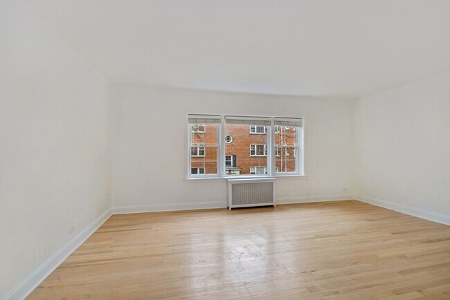 Foto del edificio - 2610 Bennett Ave