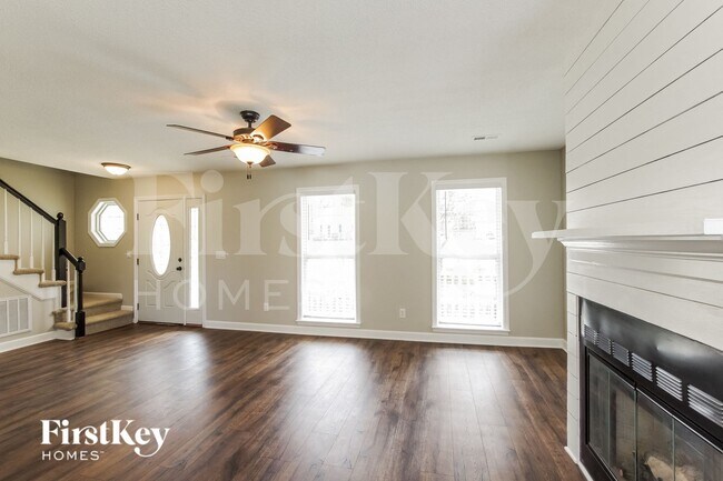 Foto del edificio - 1703 Glenn Meade Dr