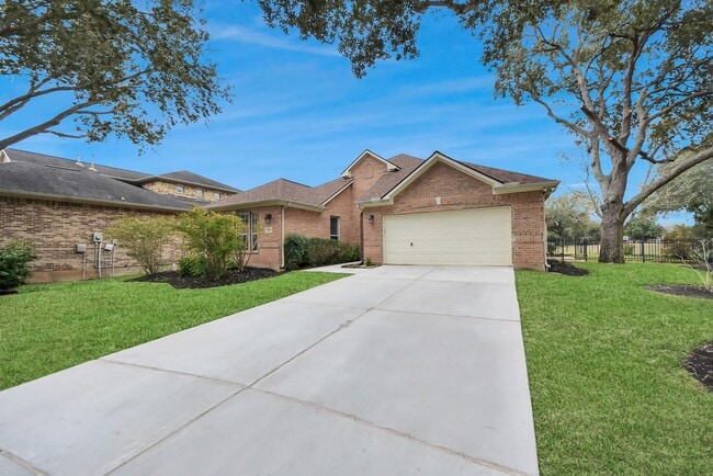 Building Photo - 5059 Westchester