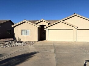 Building Photo - 472 N 2480 W