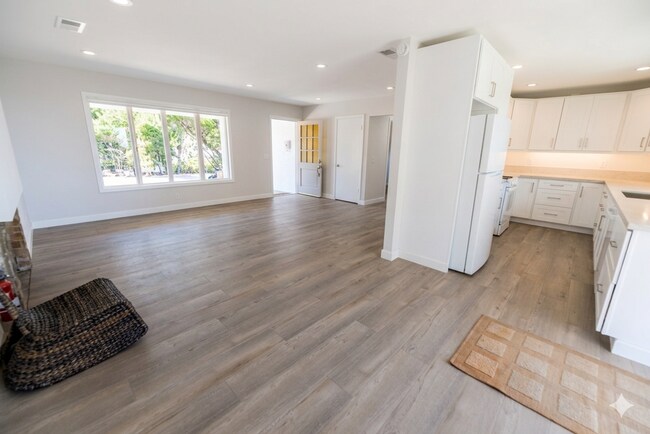 Building Photo - Coastal Elegance from Remodeled 3 Bedroom home with amazing Ocean Views on Cul-de-sac street!