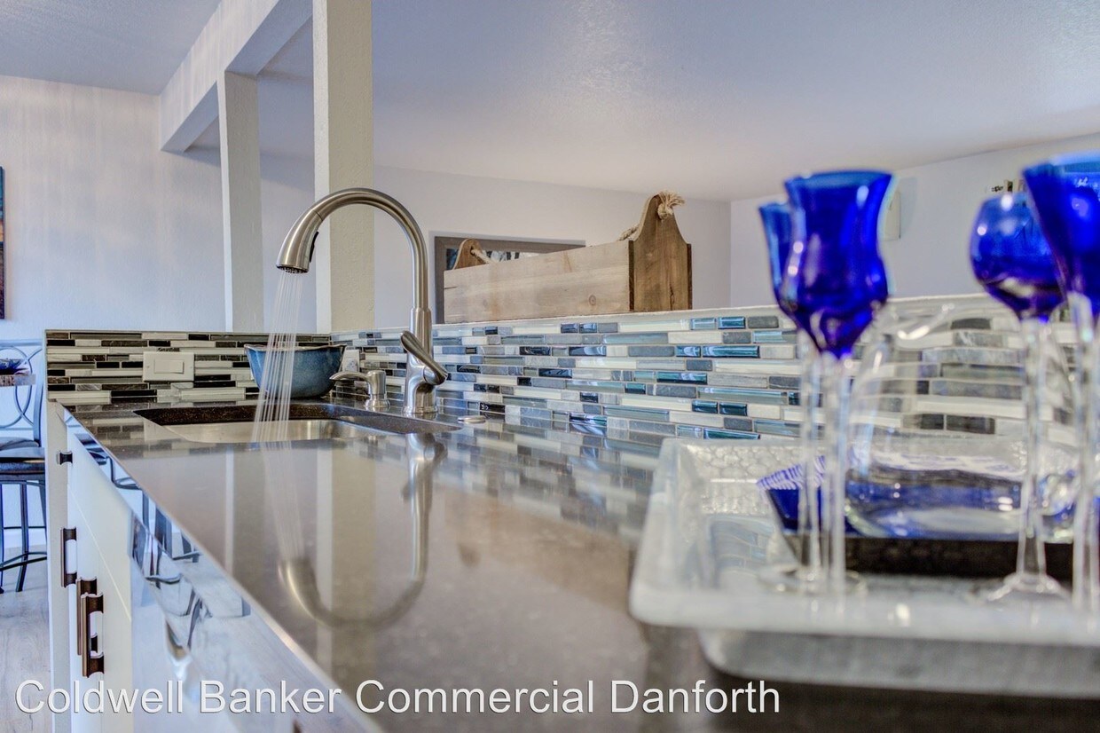 Foto principal - 9919 4th Ave W