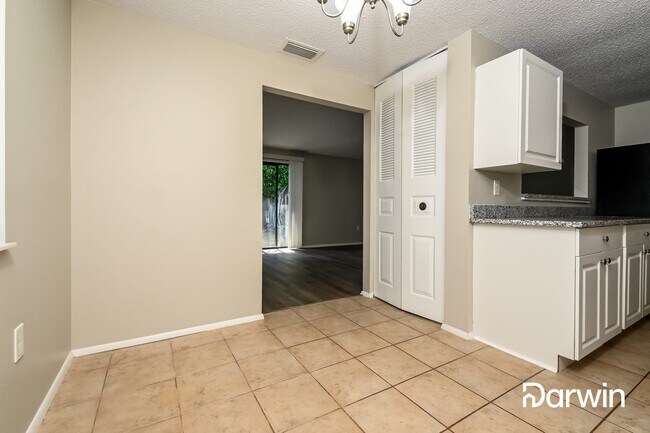 Foto del edificio - 6607 36th Ave Dr W, Bradenton, FL 34209