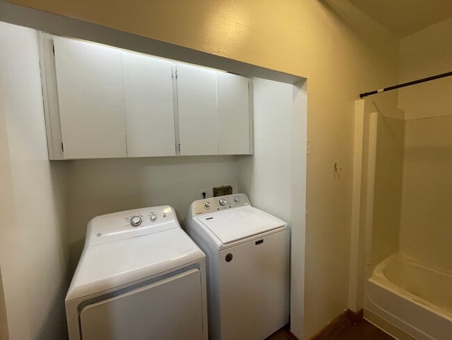 Foto del edificio - 1111 E Newark Ave