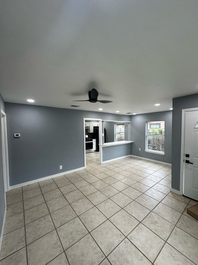 Building Photo - 430 Sussex Ave