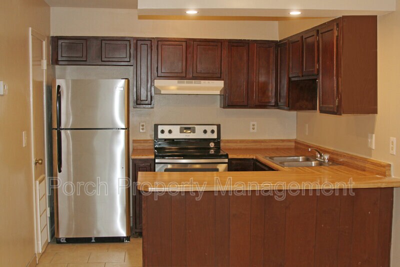 Primary Photo - 6366 W Fairfield Dr