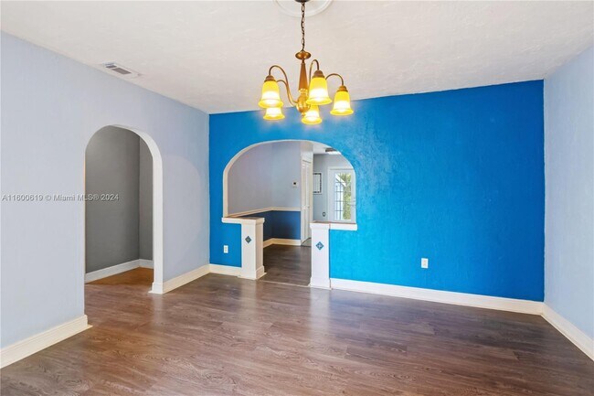 Building Photo - 2528 NW 29th St