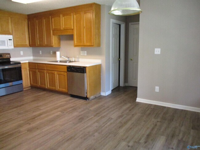 Building Photo - 106 Lonesome Ct
