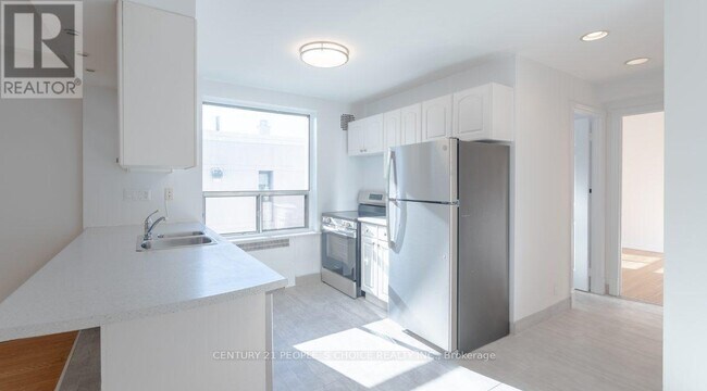 Photo du bâtiment - 873 Avenue Rd