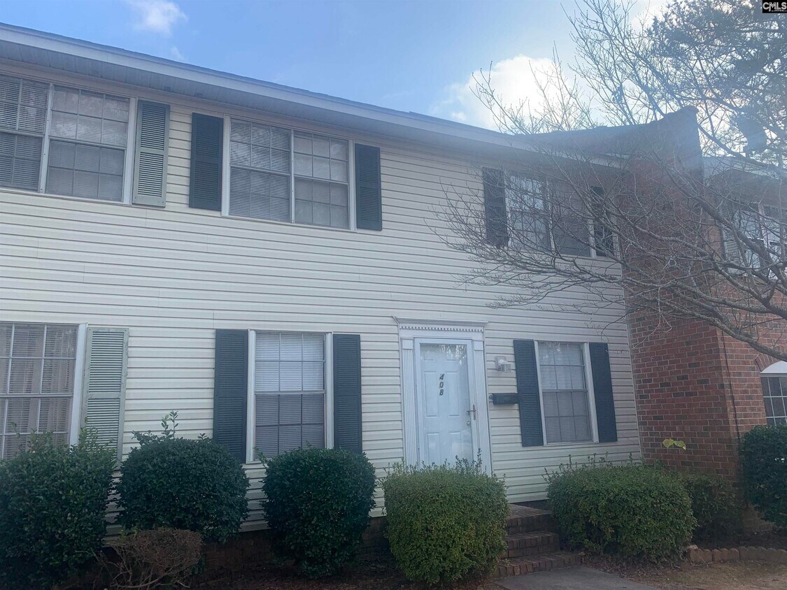 Primary Photo - 408 Wimbledon Ct