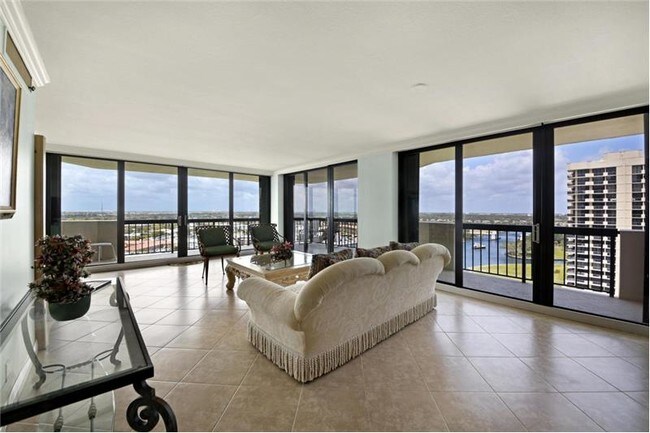Foto del edificio - 115 Lakeshore Dr
