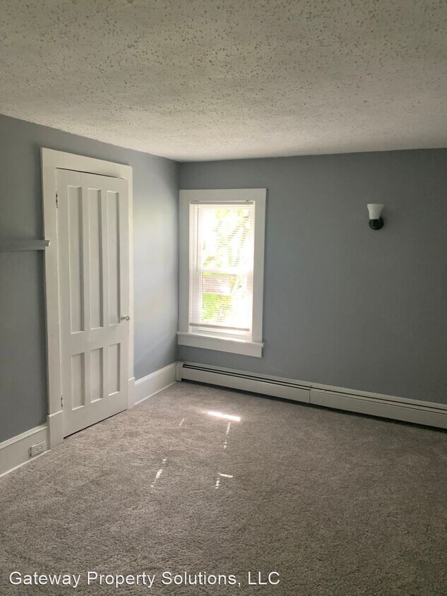 Foto del edificio - 3 br, 1.5 bath House - 41 Maple Ave